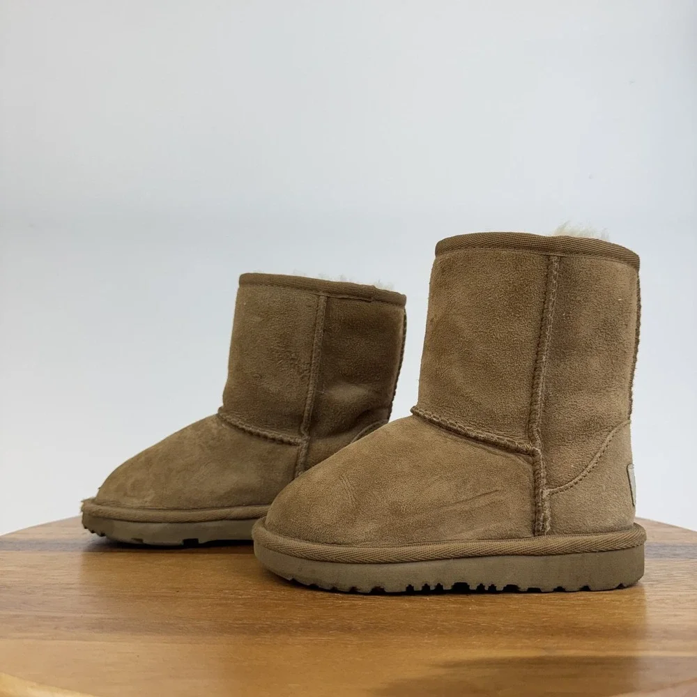 Little Kids Ugg Classic II Tan Suede Wool Lined Comfort‎ Causal Boots Size 9 C